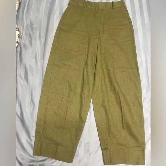 Zara Women’s Khaki Chinos - Picture 1 of 4